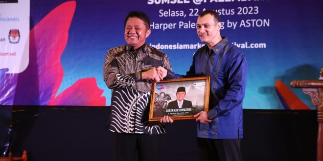 Gubernur Provinsi Sumatera Selatan (Sumsel), Herman Deru, dianugerahi penghargaan Bimasena pada gelaran Indonesia Marketing Festival Sumsel 2023 yang diprakarsai oleh Markplus.Inc, pada hari Selasa tanggal 22 Agustus 2023.