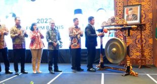 Gubernur Provinsi Sumatera Selatan, Herman Deru, membuka SUMMIT 2023 di Ballroom Hotel Novotel Palembang, pada hari Kamis tanggal 24 Agustus 2023.