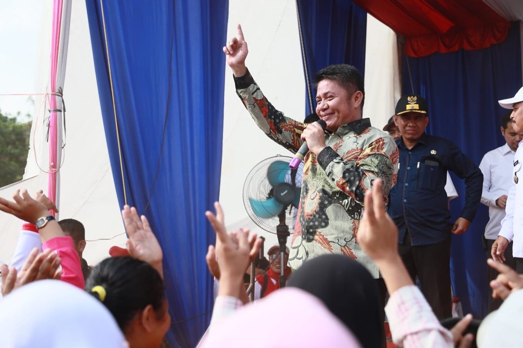 Gubernur Provinsi Sumatera Selatan (Sumsel), Herman Deru, menghadiri peringatan Hari Ulang Tahun (HUT) Desa Sako, Kabupaten Banyuasin, ke 134, pada hari Rabu tanggal 30 Agustus 2023