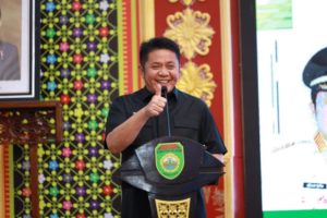 Gubernur Sumsel, Herman Deru, menghadiri Peringatan Hari Ulang Tahun X Kerukunan Perempuan Pensiunan Sumatera Selatan (KPPS) Tahun 2023, di Griya Agung Selasa (29/8) pagi.