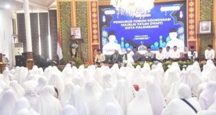 Gubernur Provinsi Sumatera Selatan, Herman Deru, memberikan kata sambutan pada acacra pengajian bersama Pengurus Forum Koordinasi Majelis Taklim (FKMT) Kota Palembang, hari Sabtu tanggal 2 September 2023. (foto : Humas Pemprov Sumsel)