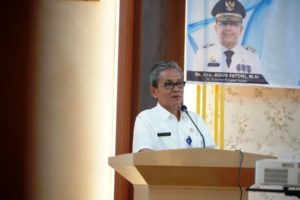 Sekretaris Daerah (Sekda) Provinsi Sumatera Selatan (Sumsel), Supriono, membuka kegiatan Konsolidasi dan Koordinasi Capaian Realisasi Investasi Penanaman Modal Triwulan III Tahun 2023 Provinsi Sumatera Selatan di Hotel Swarna Dwipa, Palembang, pada hari Rabu tanggal 1 November 2023. (foto : Diskominfo Sumsel)