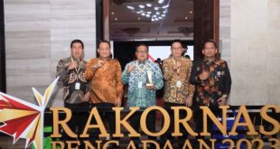 Pemerintah Kota Lubuklinggau Menerima Penghargaan dari Kementerian Koperasi dan UMKM Republik Indonesia dalam acara Anugerah Pengadaan 2023 Kategori Presentase Nilai Transaksi UMK Terbesar Tingkat Kota, pada hari Selasa tanggal 7 November 2023 di Jakarta. (foto : Humas Pemkot Lubuklinggau)