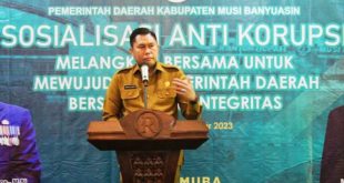 Plt. Inspektur Pemerintah Kabupaten Musi Banyuasin, Mirwan Susanto, menghadiri acara Sosialisasi Anti Korupsi dengan tema Melangkah Bersama untuk Mewujudkan Pemerintah Daerah Bersih dan Berintegritas, di Hotel Grand Ranggonang Sekayu, pada hari Senin tanggal 11 Desember 2023. (foto : Humas Pemkab Muba)