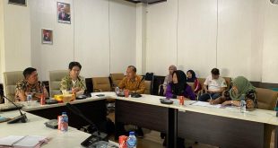 Pemerintah Kabupaten (Pemkab) Musi Banyuasin (Muba) melalui Dinas Kesehatan, menerima seorang Peneliti Tamu dari Institut Penelitian Kebudayaan Asia Universitas Toyo asal Negera Jepang, Dr. Hasegawa Takuya, pada hari Jum'at tanggal 12 Januari 2024, di Kantor Dinas Kesehatan Kabupaten Muba. (foto : BekisarMedia.id/Arianto)
