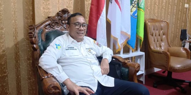Kepala Dinas Kesehatan Kota Lubuklinggau, Erwin Armeidi, saat di wawancarai wartawan di ruang kerjanya, pada hari Rabu tanggal 24 Januari 2024. (foto : SMSI Sumsel)