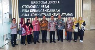 Pj. Bupati Kabupaten Banyuasin, Hani Sopiyar Rustam, dan rombongan, melakukan Kunjungan Kerja (Kunker) sekaligus audiensi dengan Direktorat Evaluasi Kinerja dan Peningkatan Kapasitas Daerah (EKPJD) Kementerian Dalam Negeri (Kemendagri) Republik Indonesia, pada hari Jum'at tanggal 26 Januari 2024. (foto : SMSI Sumsel)