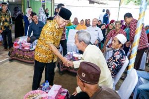 H. Apriyadi Mahmud bertemu dengan warga desa Macang Sakti, Kecamatan Sanga Desa, Kabupaten Musi Banyuasin, pada hari Rabu tanggal 31 Januari 2024. (foto : Arianto)