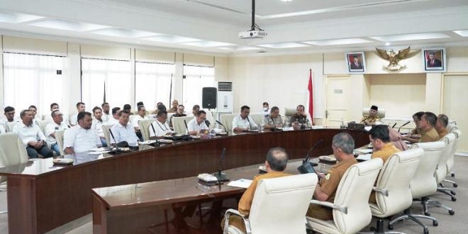 Suasana Rapat Koordinasi (Rakor) penyampaian progres pelaksanaan pengadaan tanah, penyampaian progres pelaksanaan kontruksi jalan tol dan langkah percepatan pengadaan tanah Trase Jalan Tol Betung (Sp.Sekayu) – Tempino - Jambi, pada hari Senin tanggal 19 Februari 2024 di Ruang Rapat Serasan Sekate. (foto : Dinkominfo Muba)