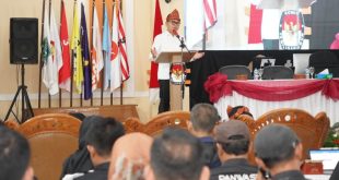 Pj. Bupati Kabupaten Banyuasin, Hani S. Rustam, didampingi Sekretaris Daerah (Sekda) dan sejumlah Kepala Perangkat Daerah (KPD) serta Forkompinda, menghadi secara langsung pembukaan Rapat Pleno Terbuka Hasil Pemilu Tahun 2024 tingkat Kabupaten yang berlangsung di Aula Komisi Pemilihan Umum (KPU) Kabupaten Banyuasin, hari Rabu tanggal 28 Februari 2024. (foto : SMSI Sumsel)