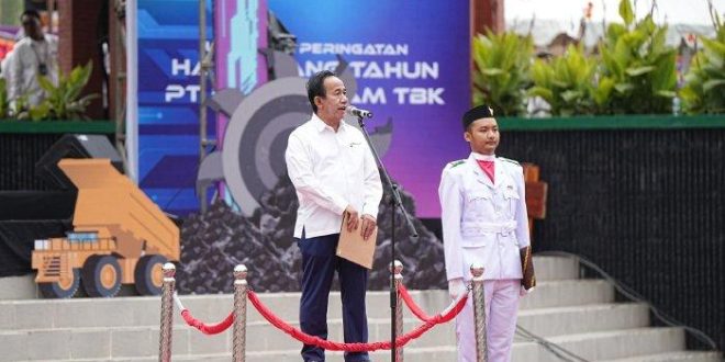 Direktur Utama PT. Bukit Asam Tbk (PTBA), Arsal Ismail, saat menghadiri peringatan Hari Ulang Tahun (HUT) ke 43 di Gedung Serba Guna (GSG) Tanah Putih, Tanjung Enim, Kabupaten Muara Enim, hari Sabtu tanggal 2 Maret 2024. (foto : Tri Ricki Yakub)