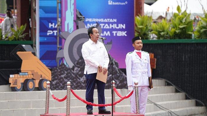 Direktur Utama PT. Bukit Asam Tbk (PTBA), Arsal Ismail, saat menghadiri peringatan Hari Ulang Tahun (HUT) ke 43 di Gedung Serba Guna (GSG) Tanah Putih, Tanjung Enim, Kabupaten Muara Enim, hari Sabtu tanggal 2 Maret 2024. (foto : Tri Ricki Yakub)