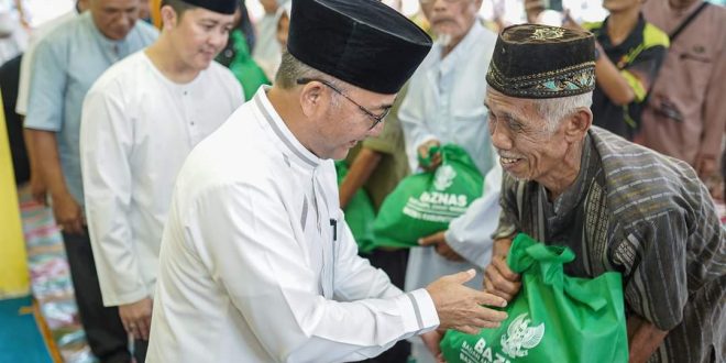 Pj. Bupati Kabupaten Musi Banyuasin (Muba), H. Apriyadi Mahmud, melakukan Kunjungan Kerja ke Desa Bangun Sari, Kecamatan Babat Toman, dan melakukan pertemuan dengan warga di masjid Asy Syakur, hari Jum'at tanggal 22 Maret 2024. (bekisarmedia.id/Eka Sahputra)