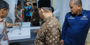 Pj. Bupati Kabupaten Musi Banyuasin (Muba), H. Apriyadi Mahmud, diwakili oleh Asisten Bidang Pemerintahan dan Kesejahteraan Rakyat Sekretariat Daerah (Setda) Kabupaten Muba, Yudi Herzandi, melakukan peninjauan kesiapan lokasi pelaksanaan MTQ ke 30 Tingkat Provinsi Sumatera Selatan (Sumsel) Tahun 2024, di Kota Sekayu, hari Jum’at tanggal 8 Maret 2024. (foto : eka Sahputra)