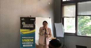 Suasana Pelatihan dasar hukum berbisnis kepada para pelaku Usaha Mikro dan Kecil (UMK) Binaan PLN yang terselenggara pada seminar International Women's Day yang diinisiasi oleh Srikandi PLN bekerja sama dengan Hadiputranto, Hadinoto, & Partners (HHP) Law Firm, pada hari Jumat tanggal 1 Maret 2024. (Tri Ricki Yakub)