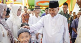 Pj. Bupati Kabupaten Musi Banyuasin, H. Apriyadi Mahmud, mengunjugi Desa Tanjung Kaputran yang berada di Kecamatan Plakat tinggi, hari Jum'at Sore tanggal 15 Maret 2024 dalam rangka Kunjungan Kerja. (foto : BekisarMedia.id/Eka Sahputra)