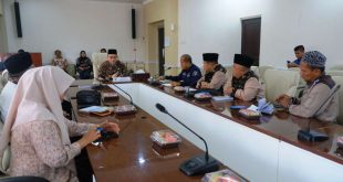 Asisten Pemerintah dan Kesejahteraan Rakyat Setda Muba, Yudi Herzandi, memimpin Rapat Pleno rolling jabatan unsur pimpinan BAZNAS dalam rangka penyegaran, pada hari Jum'at tanggal 8 Maret 2024, di ruang rapat Randik, Sekretariat Daerah Muba. (Eka Sahputra)