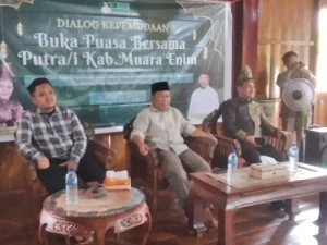 Ketua Dewan Pimpinan Wilayah (DPW) Partai Kebangkitan Bangsa (PKB) Provinsi Sumatera Selatan (Sumsel), Ramlan Holdan, menjadi narasumber pada Dialog Kepemudaan dan Buka Puasa Bersama Putra dan Putri Kabupaten Muara Enim yang digelar di Dekranasda Jakabaring, Palembang, hari Kamis tanggal 28 Maret 2024. (bekisarmedia.id/mirza ikhsan)