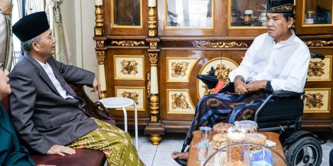 Pj. Bupati Muba yakni H. Apriyadi Mahmud, didampingi Camat Sekayu, Edy Heriyanto, hari Rabu tanggal 10 April 2024, door to door sowan ke rumah-rumah Tokoh Masyarakat (Tomas) dan Tokoh Agama. (bekisarmedia.id/eka sahputra)