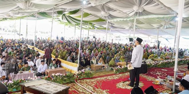 H. Apriyadi Mahmud menghadiri Pengajian Rutin dan Halal Bihalal Muslimat Fatayat Nahdlatul Ulama se Kecamatan Sungai Lilin di Lapangan Bola Kaki Desa Berlian Makmur C2 Kecamatan Sungai Lilin, hari Selasa tanggal 30 April 2024. (bekisarmedia.id/eka sahputra)