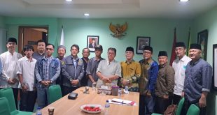 Ketua Forum Komunikasi Daerah Percepatan Pembentukan Daerah Otonomi Baru se Provinsi Sumatera Selatan, H. Syahrial Oesman, bersama sejumlah Presidium di Sekretariat Palembang Golf Club, hari Senin tanggal 1 April 2024. (bekisarmedia.id/tri ricki)