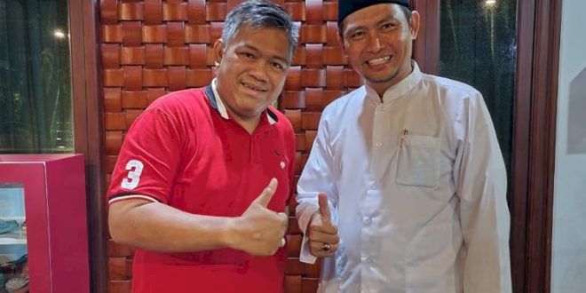 Bakal Calon Wali Kota Pagar Alam dari Jalur Independen, Ustadz Muhaimin AZ, bersama politis Partai Demokrasi Indonesia Perjuangan, Giri Ramandha. (bekisarmedia.id/anugrah putra)