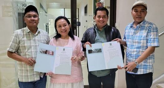 Bakal Calon Bupati Kabupaten Musi Banyuasin, Hj. Lucianty, bersama Bakal Calon Bupati Kabupaten Banyuasin, Askolani, menerima Surat Keputusan dari Dewan Pengurus Pusat Partai Kebangkitan Bangsa, hari Rabu tanggal 22 Mei 2024. (bekisarmedia.id/hairudin)