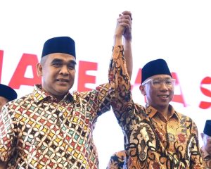 Sekretaris Jenderal Partai Gerakan Indonesia Raya, Ahmad Muzani, memperkenalkan Rahmat Mirzani Djausal sebagai Calon Gubernur Lampung, pada acara halal bi halal seluruh pengurus Dewan Pimpinan Daerah Partai Gerindra Provinsi Lampung pada hari Sabtu tanggal 11 Mei 2024. (SMSI Sumsel)
