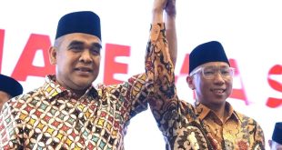 Sekretaris Jenderal Partai Gerakan Indonesia Raya, Ahmad Muzani, memperkenalkan Rahmat Mirzani Djausal sebagai Calon Gubernur Lampung, pada acara halal bi halal seluruh pengurus Dewan Pimpinan Daerah Partai Gerindra Provinsi Lampung pada hari Sabtu tanggal 11 Mei 2024. (SMSI Sumsel)