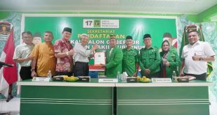 Bakal Calon Gubernur Provinsi Sumatera Selatan, Mawardi Yahya, mengembalikan berkas pendaftaran di Dewan Pimpinan Wilayah Partai Persatuan Pembangunan Provinsi Sumatera Selatan, hari Jum'at tanggal 17 Mei 2024. (BekisarMedia.id/Oyong Hairudin