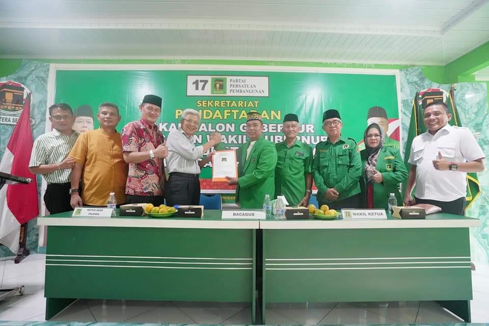 Bakal Calon Gubernur Provinsi Sumatera Selatan, Mawardi Yahya, mengembalikan berkas pendaftaran di Dewan Pimpinan Wilayah Partai Persatuan Pembangunan Provinsi Sumatera Selatan, hari Jum'at tanggal 17 Mei 2024. (BekisarMedia.id/Oyong Hairudin