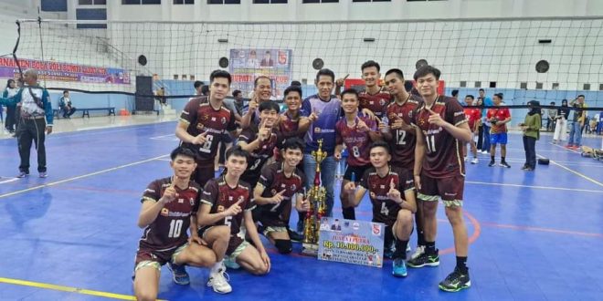 Tim Bola Voli PBV Bukit Asam sukses menyabet gelar Juara 1 Turnamen Bola Voli Bupati Lahat Cup 2024 tingkat Sumatera Selatan pada 9 Mei 2024. (bekisarmedia.id/Tri Ricki)