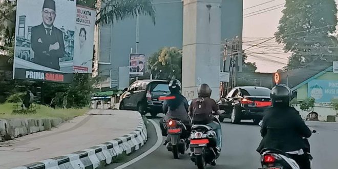 Baliho Prima Salam For Palembang terpasang di simpang angkatan 45, Kelurahan Lorok Pakjo, Kecamatan Ilir Barat I, Kota Palembang (BekisarMedia.id/Oyong Hairudin)