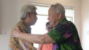 Bakal Calon Gubernur Provinsi Sumatera Selatan, Mawardi Yahya, bertemu Mantan Gubernur Provinsi Sumatera Selatan, Rosihan Arsyad, di Hotel Aryaduta Palembang, hari Sabtu tanggal 11 Mei 2024. (bekisarmedia.id/Sikumbang Hasan)