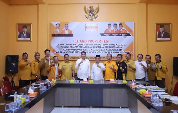 Bakal Calon Bupati dan Calon Wakil Bupati Kabupaten Ogan Ilir Periode 2024-2029, Panca Wijaya Akbar dan Ardani, hari Senin tanggal 27 Mei 2024, melakukan silaturahmi ke Kantor Dewan Pimpinan Daerah (DPD) Partai Hati Nurani Rakyat (HANURA) Provinsi Sumatera Selatan. (bekisarmedia.id/oyong hairudin)