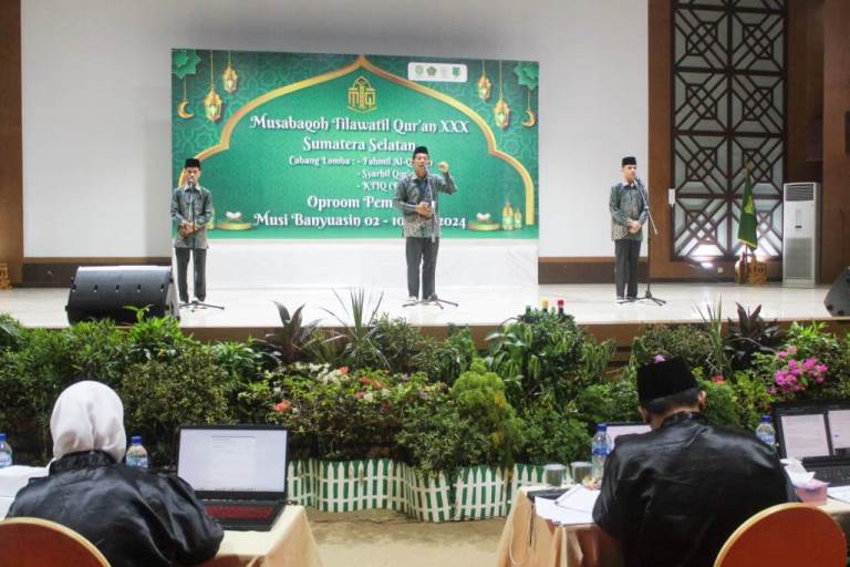 Suasana Cabang Lomba Karya Tulis Ilmiah Al-Qur'an (KTIQ), Lomba Fahmil Quran (Cerdas-Cermat), dan Lomba Kaligrafi, Musabaqah Tilawatil Quran (MTQ) ke XXX tingkat Provinsi Sumatera Selatan (Sumsel) di kabupaten Musi Banyuasin. (bekisarmedia.id/eka sahputra)