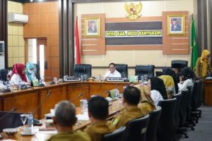 Suasana Rapat Dengar Pendapat yang dilaksanakan oleh Pemkab Muba dan DPRD Muba yang dihadiri perwakilan dari PPPK Kabupaten Muba tahun 2024 di Ruang Rapat Banmus DPRD Muba, hari Senin tanggal 20 Mei 2024. (bekisarmedia.id/eka sahputra)