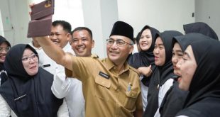 H. Apriyadi Mahmud bersama Calon Pegawai Pemerintah dengan Perjanjian Kerja di Lingkungan Pemerintah Kabupaten Musi Banyuasin, hari Selasa tanggal 28 Mei 2024. (bekisarmedia.id/eka sahputra)
