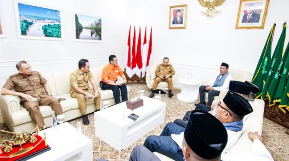 Pj. Bupati Kabupaten Musi Banyuasin (Muba), Sandi Fahlepi, menerima Pengurus Ikatan Keluarga Minang (IKM) Kabupaten Muba, di Ruang Rapat Audiensi Bupati Muba, hari Selasa tanggal 21 Mei 2024. (Bekisar Media / Eka Sahputra)