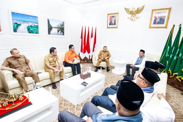 Pj. Bupati Kabupaten Musi Banyuasin (Muba), Sandi Fahlepi, menerima Pengurus Ikatan Keluarga Minang (IKM) Kabupaten Muba, di Ruang Rapat Audiensi Bupati Muba, hari Selasa tanggal 21 Mei 2024. (Bekisar Media / Eka Sahputra)
