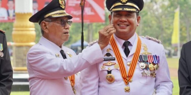 Askolani dan Slamet Somosentono, Bupati dan Wakil Bupati Kabupaten Banyuasin Periode 2018-2023. (Humas Pemkab Banyuasin)