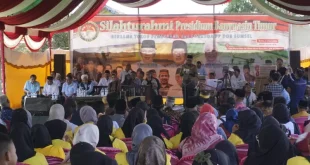 Ribuan masyarakat yang berasal dari perwakilan sembilan kecamatan yang tergabung di dalam calon Daerah Otonom Baru (DOB) Banyuasin Timur, memenuhi Lapangan Sepak Bola di Desa Cinta Manis Baru, Kecamatan Air Kumbang, Kabupaten Banyuasin, hari Rabu tanggal 5 Juni 2024. (bekisarmedia.id/oyong hairudin)