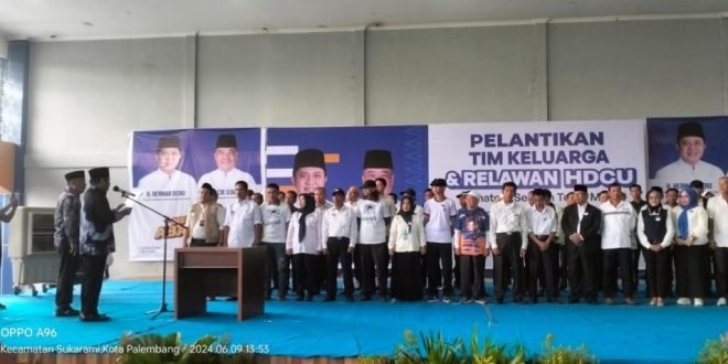 Bakal Calon Gubernur (Cagub) Provinsi Sumatera Selatan (Sumsel), Herman Deru, melantik 52 Tim Keluarga dan Relawan Herman Deru dan Cik Ujang (HD-CU) di Kantor Dewan Pimpinan Wilayah (DPW) Partai Nasional Demokrat (NasDem) Sumsel, hari Minggu tanggal 9 Juni 2024. (Bekisar Media / Oyong Hairudin)