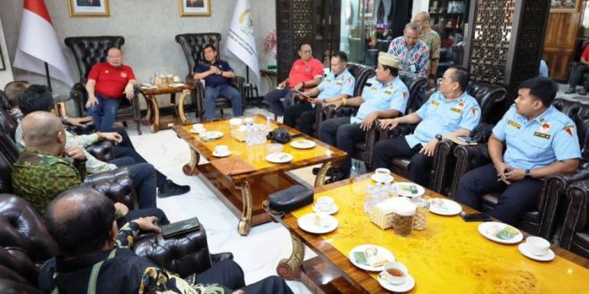 Ketua Dewan Perwakilan Daerah (DPD) Republik Indonesia, LaNyalla Mahmud Mattalitti, menerima audiensi Dewan Pimpinan Pusat (DPP) Gerakan Persatuan Nasional (GPN) 08 di Kediaman Ketua DPD Republik Indonesia yang berada di kawasan Kuningan, Jakarta Selatan, hari Kamis malam, tanggal 6 Juni 2024. (Bekisar Media / DPD.go.id)