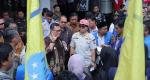 Pj. Wali Kota Palembang, Ucok Abdul Rauf, menerima massa pengunjuk rasa dari Pengurus Cabang Pergerakan Mahasiswa Islam Indonesia Kota Palembang, hari Kamis tanggal 20 Juni 2024. (Bekisar Media / Oyong Hairudin)