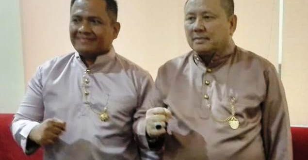 Bakal Calon Bupati (Cabup) Kabupaten Musi Rawas Utara (Muratara), Firsa H. Lakoni, dan Bakal Calon Wakil Bupati Kabupaten Muratara, Efriansyah, resmi berpasangan pada Pemilihan Bupati (Pilbup) Kabupaten Muratara tahun 2024. (Bekisar Media / Oyong Hairudin)