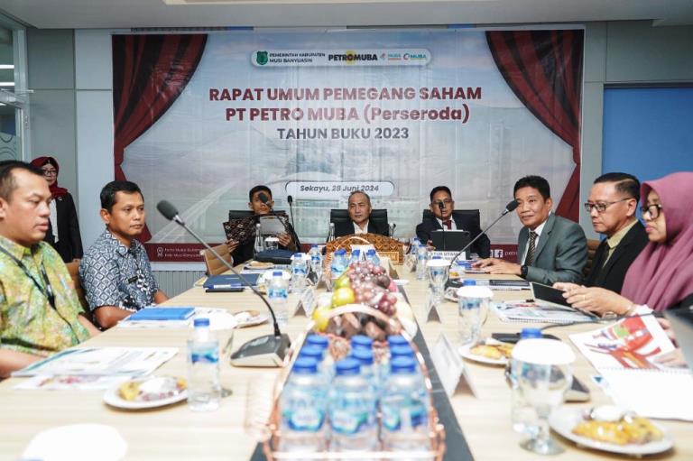 Suasana Rapat Umum Pemegang Saham PT. Petro Muba dalam rangka Pengesahan Laporan Tahunan (Tahun Buku 2023) di Ruang Rapat Petro Muba, pada hari Jum'at tanggal 28 Juni 2024. (Bekisar Media / Eka Sahputra)