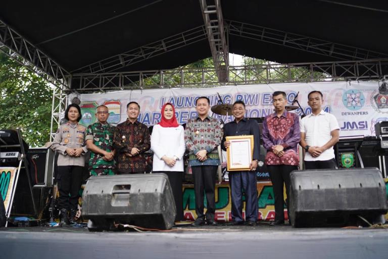 Pj. Gubernur Sumsel, Agus Fatoni, menghadiri kegiatan Hari Pers Nasional (HPN) yang digelar Persatuan Wartawan Indonesia (PWI) Sumsel, di Museum Sultan Mahmud Badaruddin II, Palembang, hari Sabtu tanggal 1 Juni 2024. (bekisarmedia.id/raam)