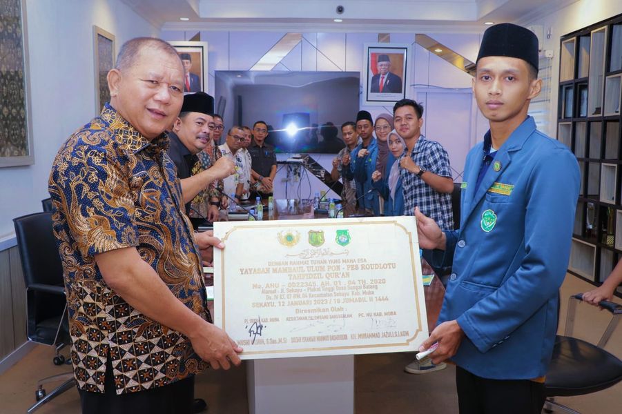 Ketua IPNU Kabupaten Muba, Immamul Ghozi, saat melakukan audiensi dengan jajaran Pemerintah Kabupaten (Pemkab) Muba, yang diterima langsung oleh Pj. Sekretaris Daerah (Sekda) Kabupaten Muba, Musni Wijaya, dan jajaran Perangkat Daerah lainnya yang berlangsung di Ruang Rapat Sekda Muba, hari Kamis tanggal 17 April 2024. (Bekisar Media / Eka Sahputra)