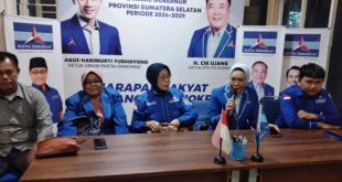 Bakal Calon Gubernur Provinsi Sumatera Selatan, Holda, saat memberikan keterangan kepada wartawan di Kantor DPD Partai Demokrat Sumsel, hari Rabu tanggal 12 Juni 2024. (Bekisar Media / Oyong Hairudin)